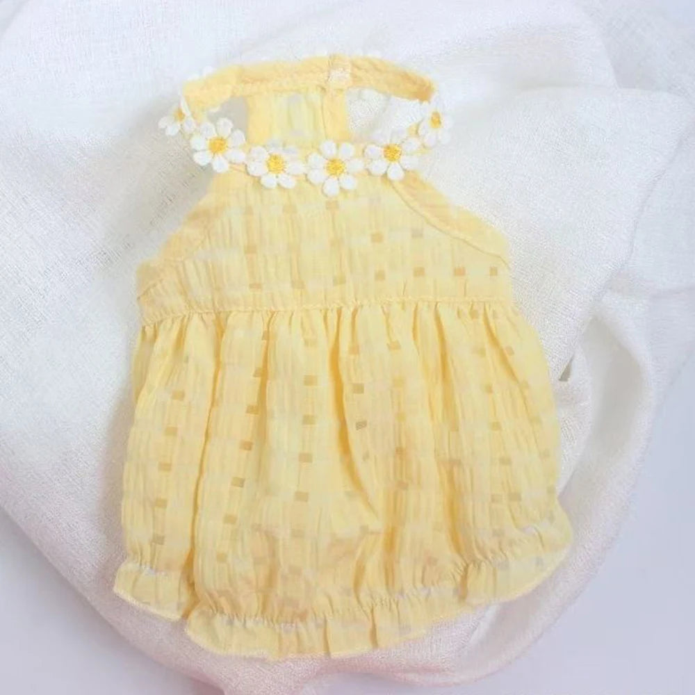 Breathable Floral Pet Dress – Cute Princess Skirt with Wreath Collar for Cats & Small Dogs, Lightweight Outfit for Mini Puppies.