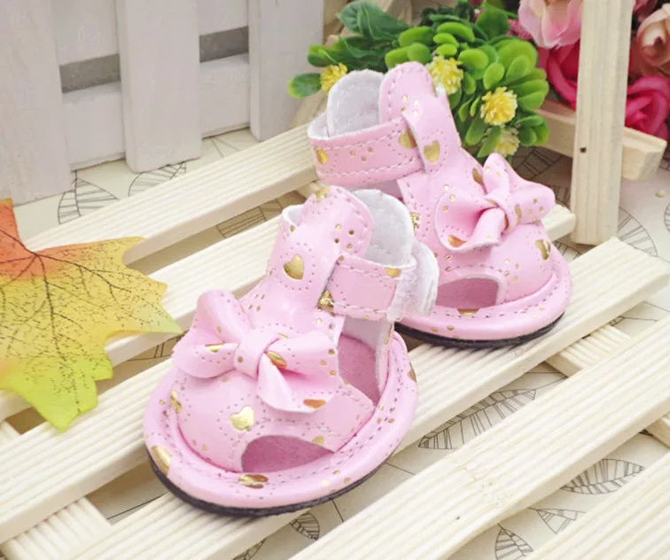 Heart-Shaped Pet Summer Shoes – Breathable Waterproof Dog Sandals for Outdoor Walking, Lightweight Cooling Design for Summer.