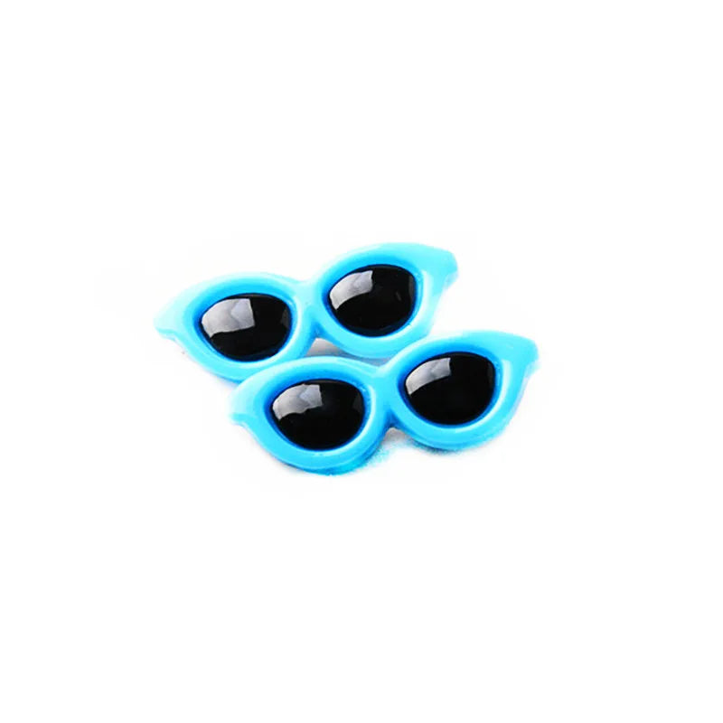Cartoon Heart Wings Pet Hair Clips – Cute Bow Hairpins for Dogs & Cats, Adorable Hair Accessories.