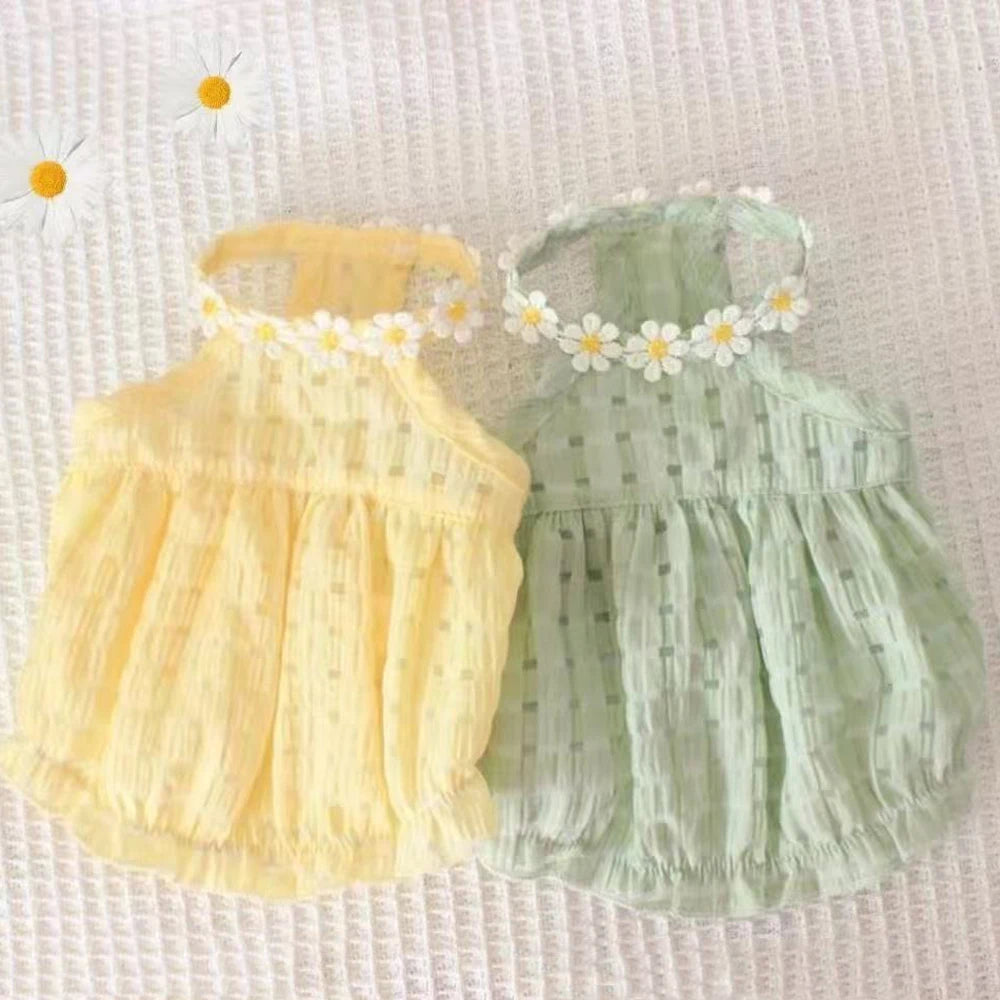 Breathable Floral Pet Dress – Cute Princess Skirt with Wreath Collar for Cats & Small Dogs, Lightweight Outfit for Mini Puppies.