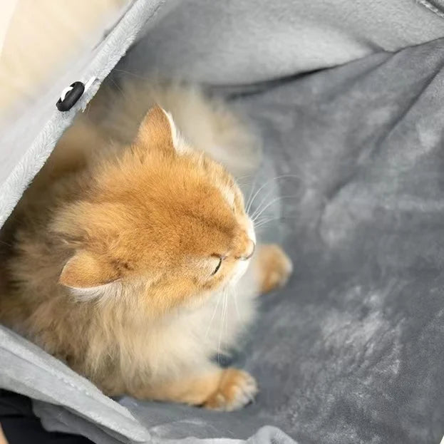 Cat Carrier Apron – Plush Hanging Chest Bag with Breathing Holes, Cozy Travel Pouch for Small Cats & Dogs, Perfect for Winter Use.