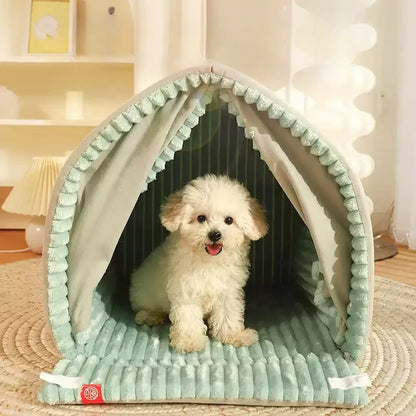Winter Warm Enclosed Pet Bed with Spacious Interior, Soft All-Season Tent for Cats and Dogs.