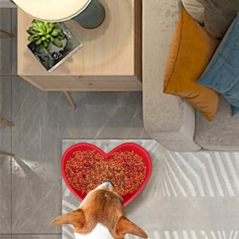 Pet Slow Feeder Bowl – Silicone Heart-Shaped Dog & Cat Bowl with Non-Slip Suction Cups, Anti-Choking Feeding Design.