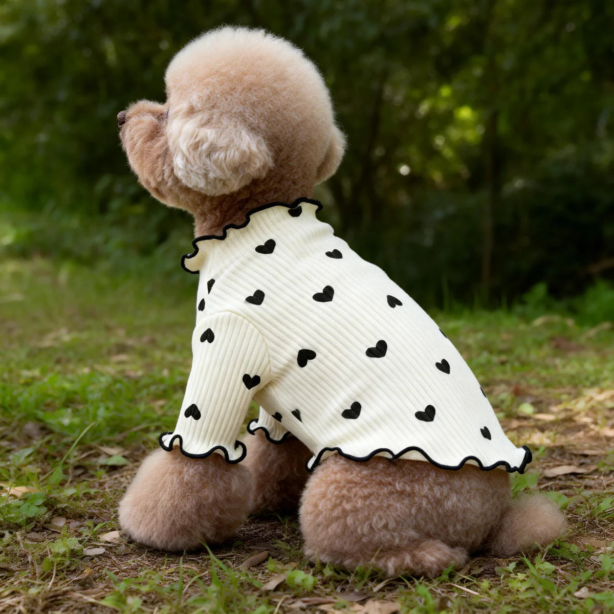 Cute Pet T-Shirt – Stretch Ribbed Heart Pattern Vest for Dogs and Cats, Soft Comfortable Homewear.