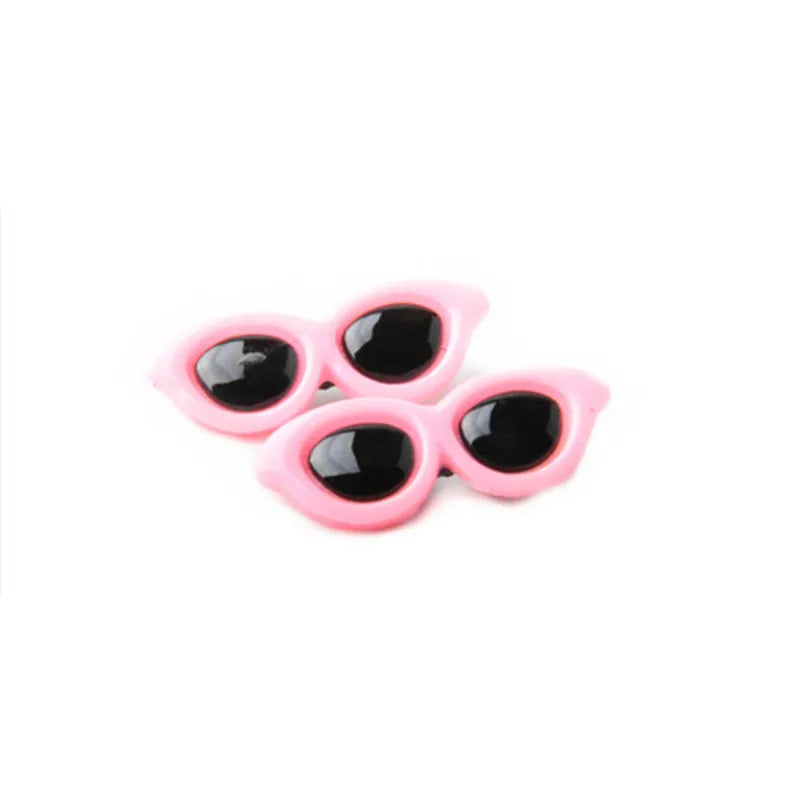 Cartoon Heart Wings Pet Hair Clips – Cute Bow Hairpins for Dogs & Cats, Adorable Hair Accessories.