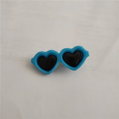 Cartoon Heart Wings Pet Hair Clips – Cute Bow Hairpins for Dogs & Cats, Adorable Hair Accessories.
