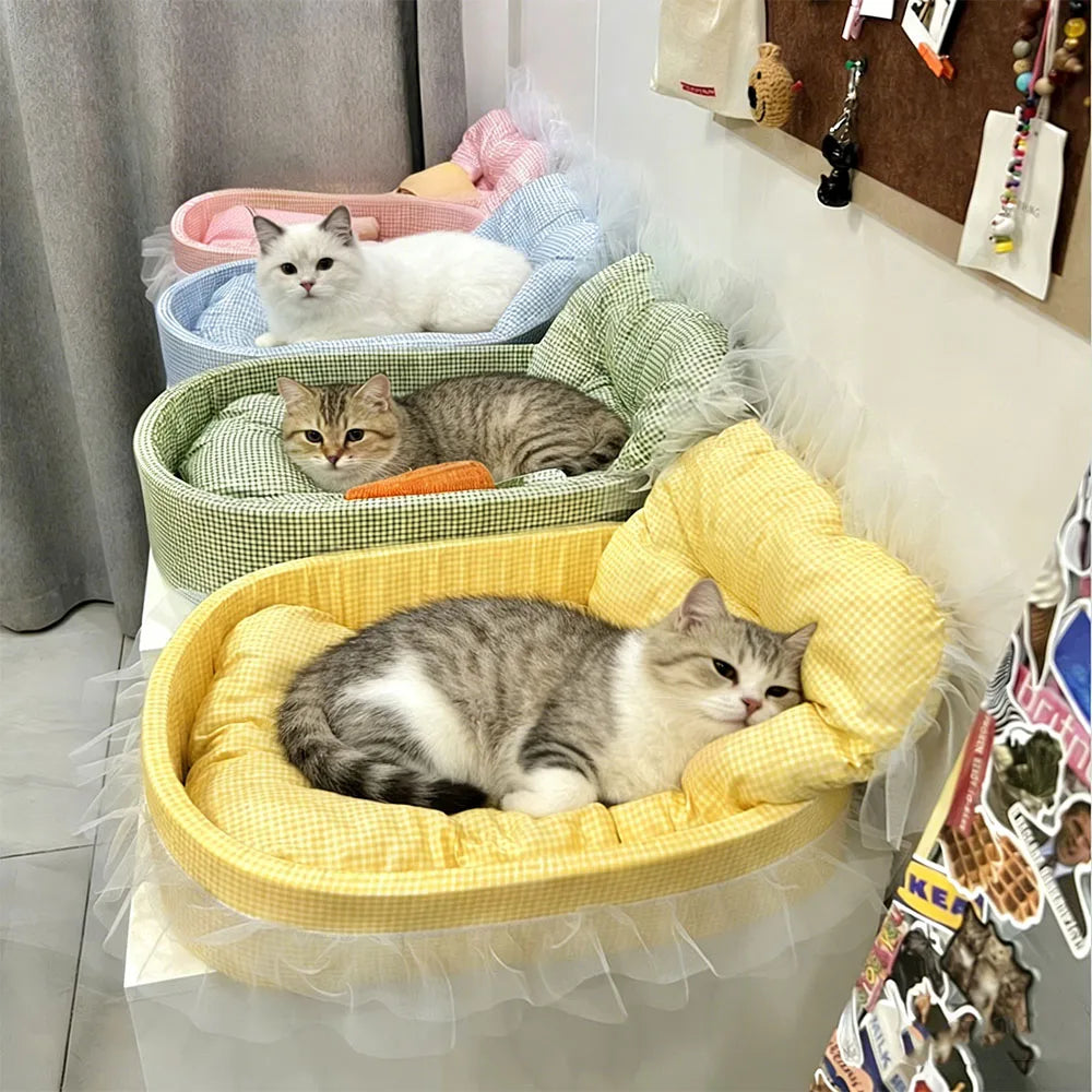 Cute Lace-Trimmed Pet Sofa Bed – Washable Removable Plush Oval Cushion for Cats & Small Dogs, Four-Season Princess-Style Sleeping Bed.