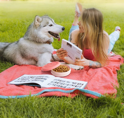 Portable Outdoor Pet Bowl – 2-in-1 Travel Food & Water Dish with Treat Compartment for Hiking, Camping & On-the-Go Feeding.