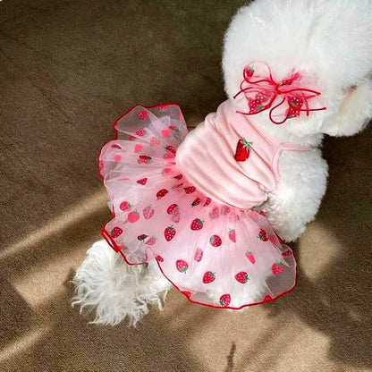 Summer Strawberry Pet Dress – Cute Mesh Suspender Skirt Outfit for Dogs & Puppies, Lightweight Breathable Pet Clothing.