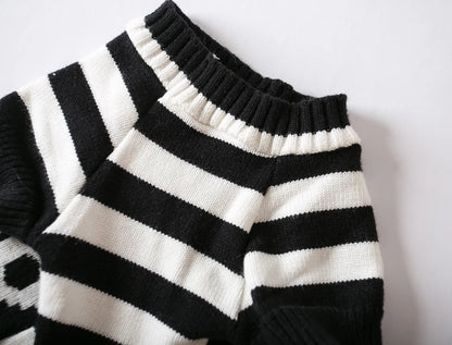 Halloween Pet Costume Skull Knitted Sweater Spring and Autumn Warmth for Cats and Dogs.
