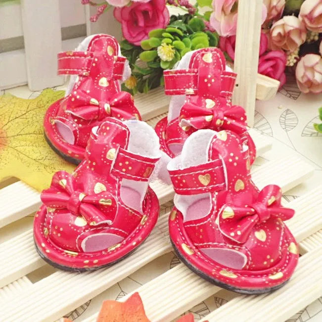 Heart-Shaped Pet Summer Shoes – Breathable Waterproof Dog Sandals for Outdoor Walking, Lightweight Cooling Design for Summer.