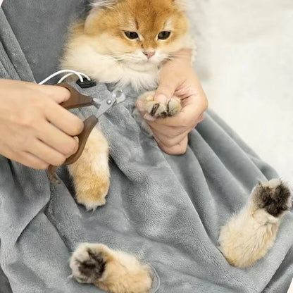 Cat Carrier Apron – Plush Hanging Chest Bag with Breathing Holes, Cozy Travel Pouch for Small Cats & Dogs, Perfect for Winter Use.