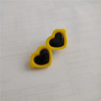 Cartoon Heart Wings Pet Hair Clips – Cute Bow Hairpins for Dogs & Cats, Adorable Hair Accessories.