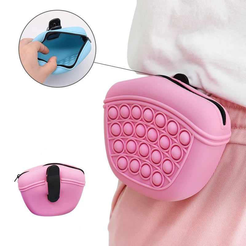 Portable Silicone Dog Treat Bag – Outdoor Waist Pack for Pet Training, Convenient Snack & Dog Food Storage Pouch.