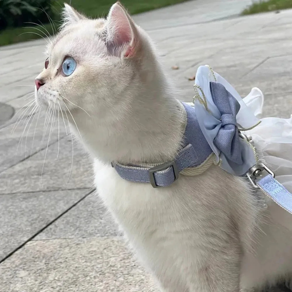 Princess Style Cat Harness & Leash – Breathable Adjustable Nylon Vest with Bowknot, Cute Pet Chest Strap for Walks & Photoshoots.