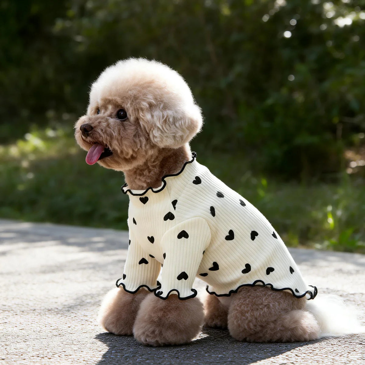 Cute Pet T-Shirt – Stretch Ribbed Heart Pattern Vest for Dogs and Cats, Soft Comfortable Homewear.