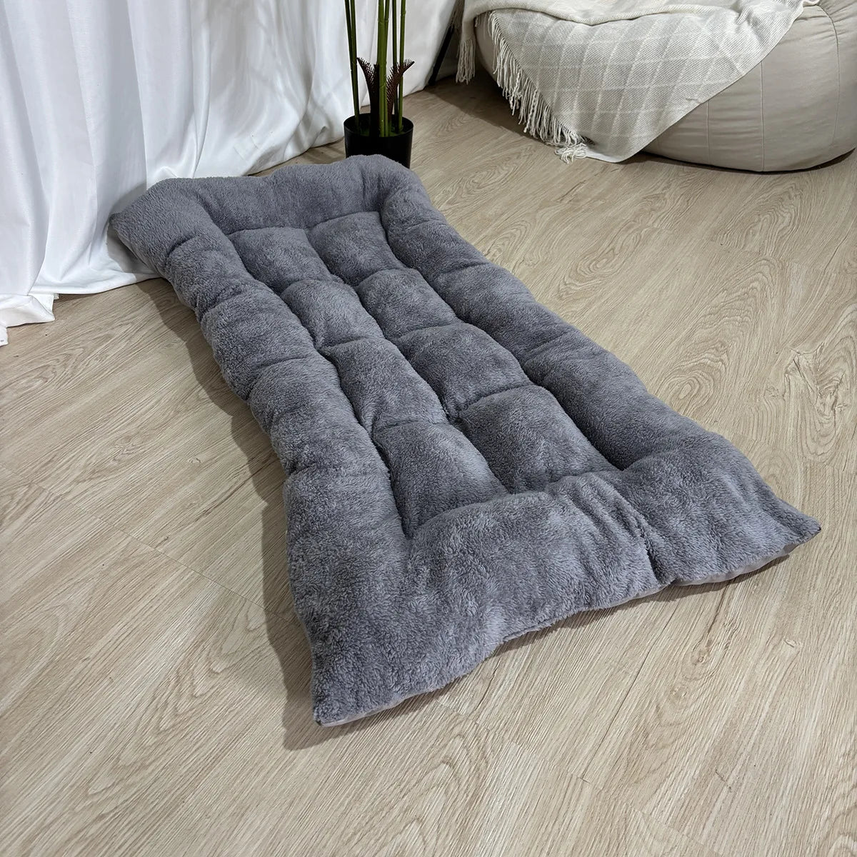 Extra Large Plush Dog Bed Sofa – 120×60cm Thickened Super Soft Pet Mat & Crate Bed for Large Dogs, Cozy Polyester Cushion Design.