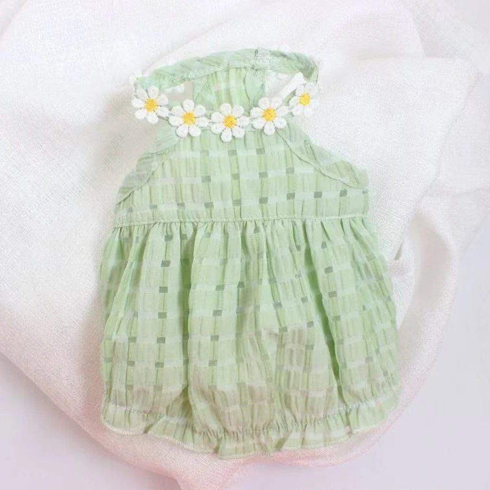 Breathable Floral Pet Dress – Cute Princess Skirt with Wreath Collar for Cats & Small Dogs, Lightweight Outfit for Mini Puppies.