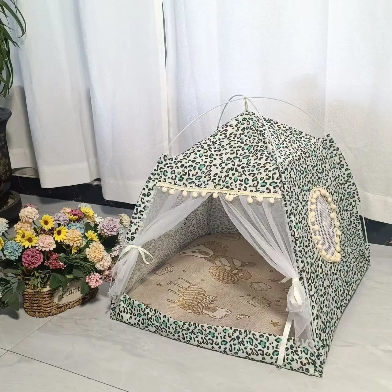 Floral Semi-Enclosed Pet Tent Bed for Cats and Small Dogs, Cozy All-Season Sleeping Nest.