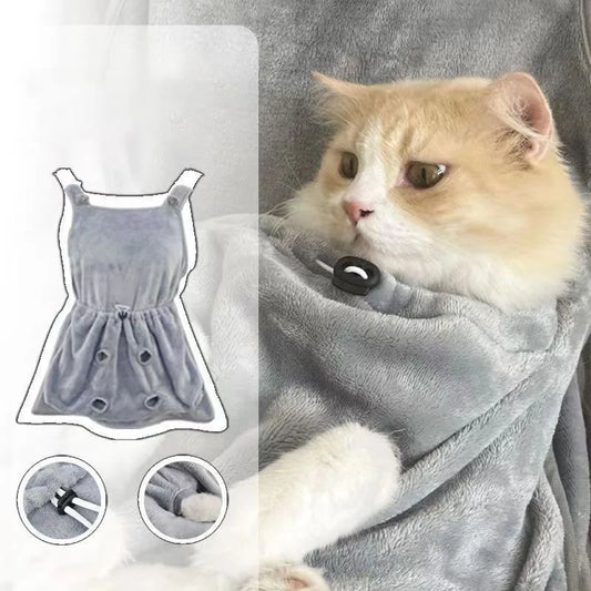 Cat Carrier Apron – Plush Hanging Chest Bag with Breathing Holes, Cozy Travel Pouch for Small Cats & Dogs, Perfect for Winter Use.